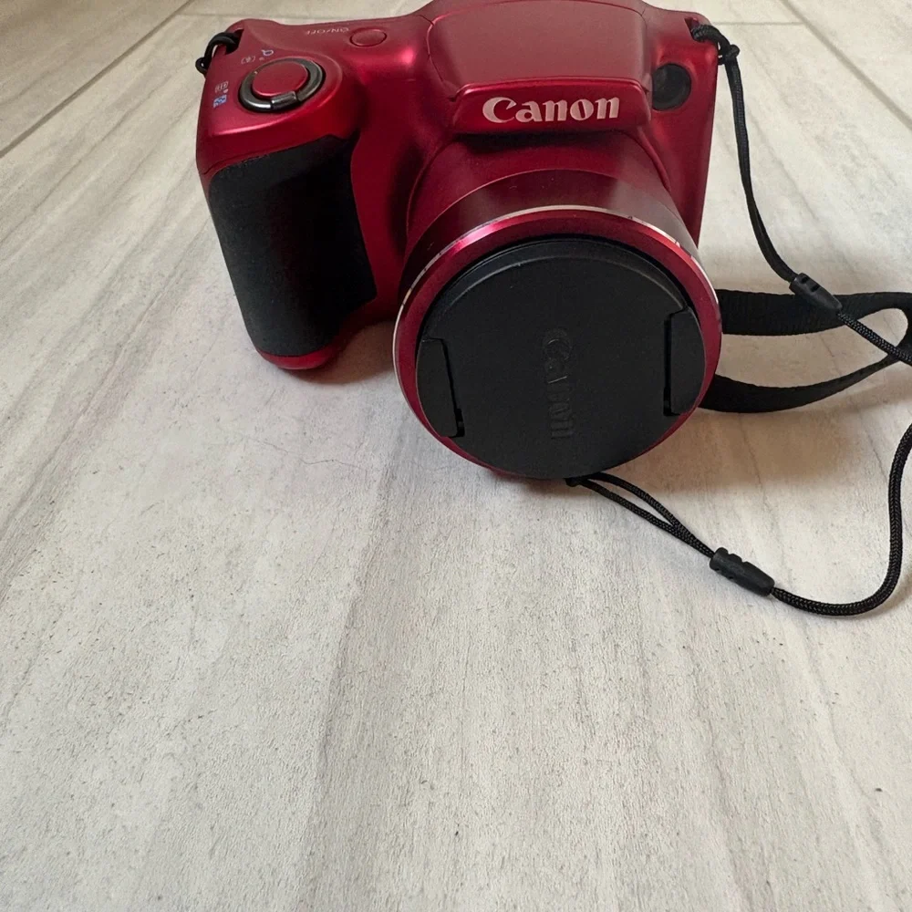 Canon PowerShot Sx400IS in red